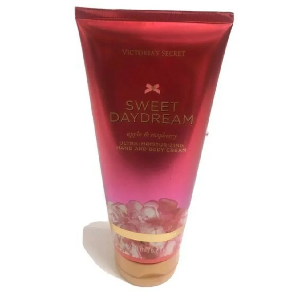Victoria's Secret Valentines Sweet Daydream Ultra Moisturizi